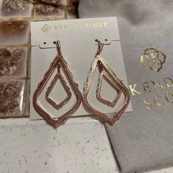 Kendra Scott Stud Earrings - Picture 4 of 6